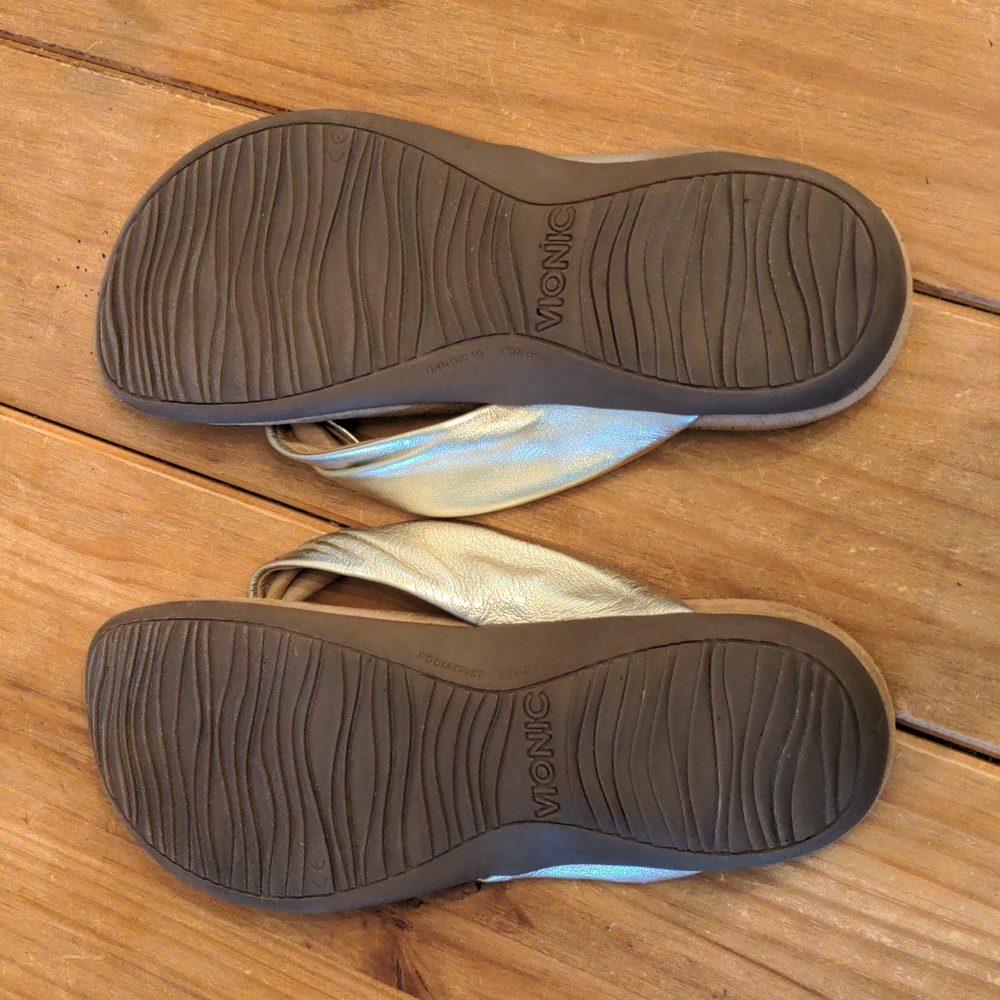 Vionic Britney Gold Sandals, Size 8 - Picture 2 of 9